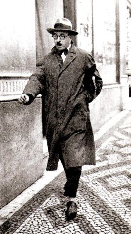 Fernando Pessoa.jpg