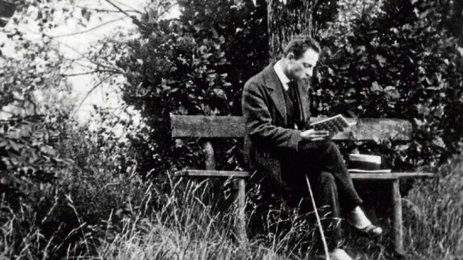 R M Rilke leyendo.png